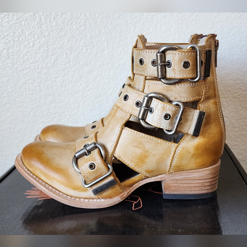 Freebird Grace Boots Banana Size 7